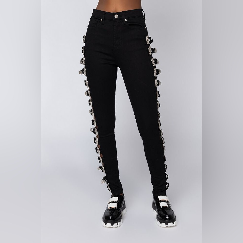 🔥 NWT! AKIRA Buckle Up High Rise Denim Pants – Size 15 – Rare & Sold Out! 🔥